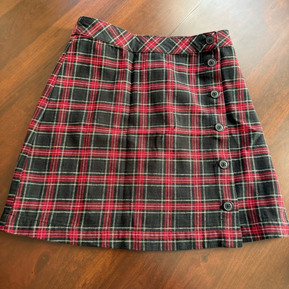 H&M Divided Plaid red skirt button up NWT Size 6